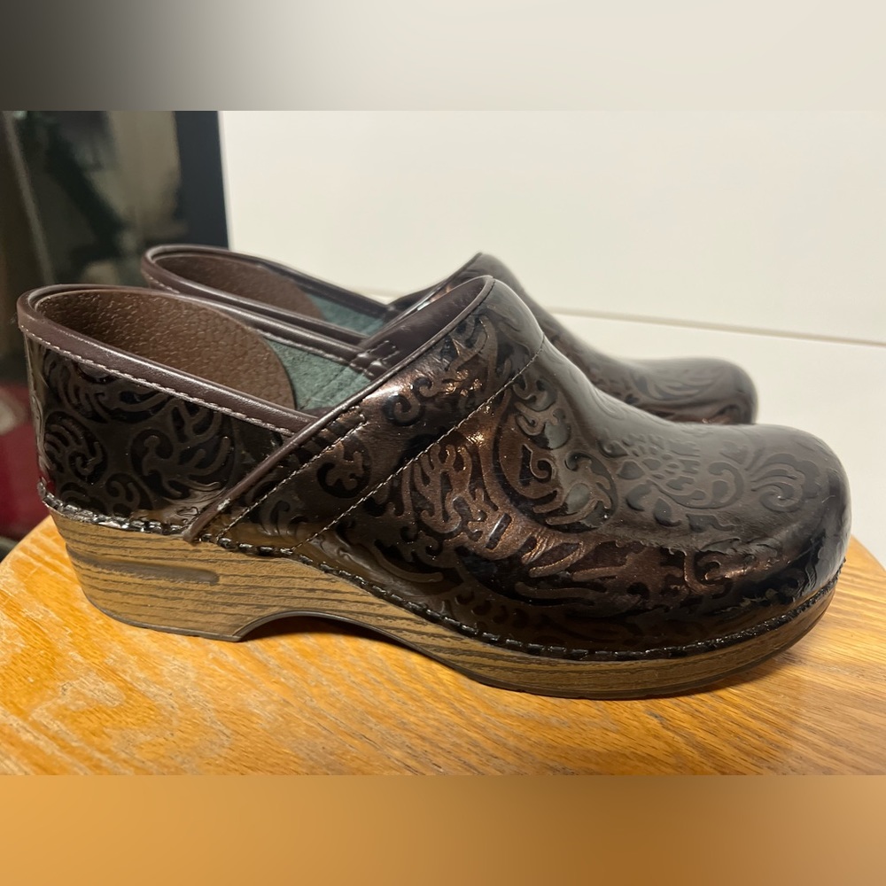 Dansko Professional Clog, Size 40, Patent Brown D… - image 3